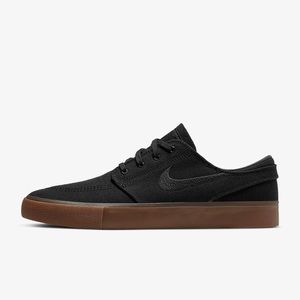 Stefan Janoski Nike!! Worn but in great shape!!